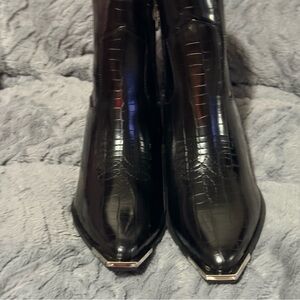 Elegant Black Croc-Embossed Heeled Boots
